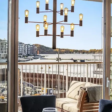 Amazing Luxury On The Waterfront! 73sqm Leilighet