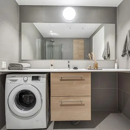 Amazing Luxury On The Waterfront! 73sqm
