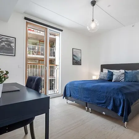 Amazing Luxury On The Waterfront! 73sqm Апартаменты *