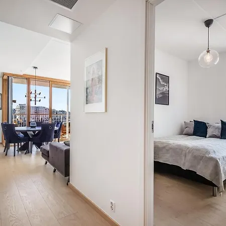 Amazing Luxury On The Waterfront! 73sqm Apartment *