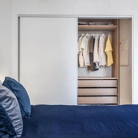 Amazing Luxury On The Waterfront! 73sqm Apartment *