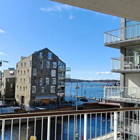 Amazing Luxury On The Waterfront! 73sqm