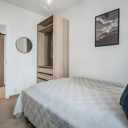 Amazing Luxury On The Waterfront! 73sqm *