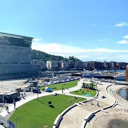 Amazing Luxury On The Waterfront! 73sqm